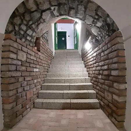 Laszlo Turistaszallo Visegrad